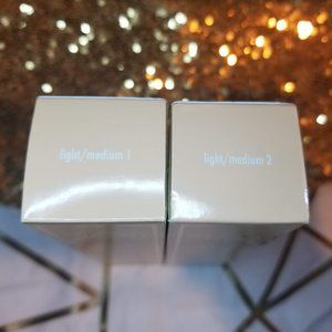 NEW Stila Hide and Chic Foundation